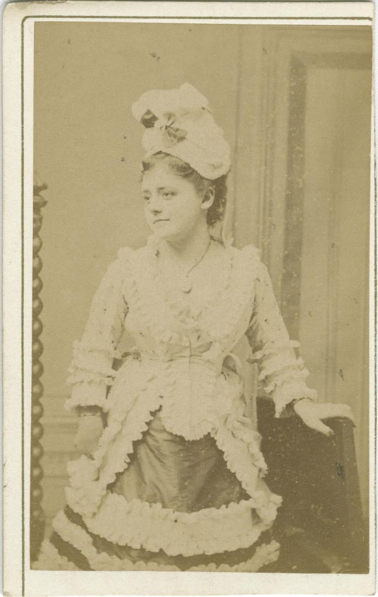 Porträt der Paola Marié