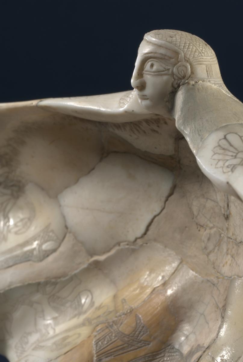 Figürlich gravierte Tridacna-Muschel