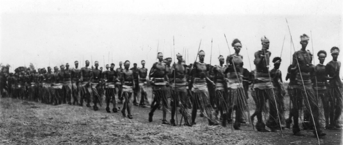 Junge Eskorte des Sultans Musuiga Niausa.