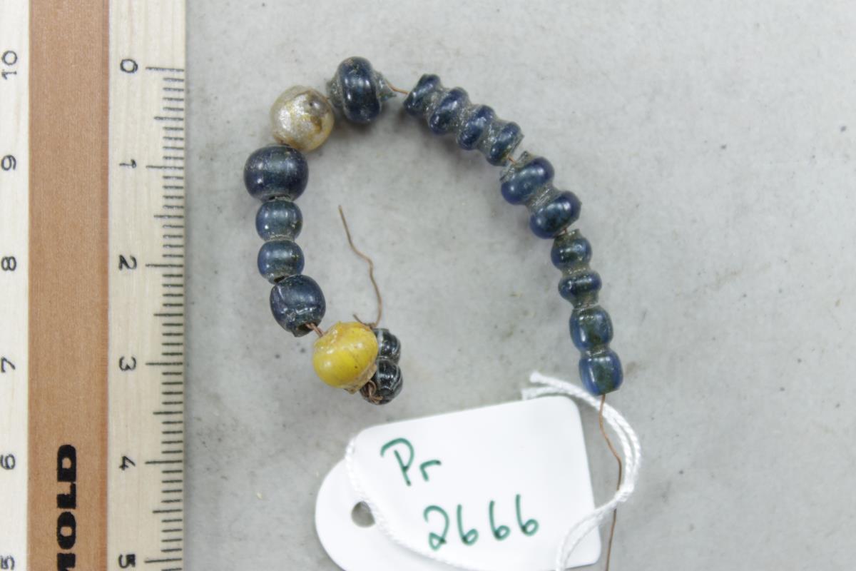 Kette aus Glasperlen
