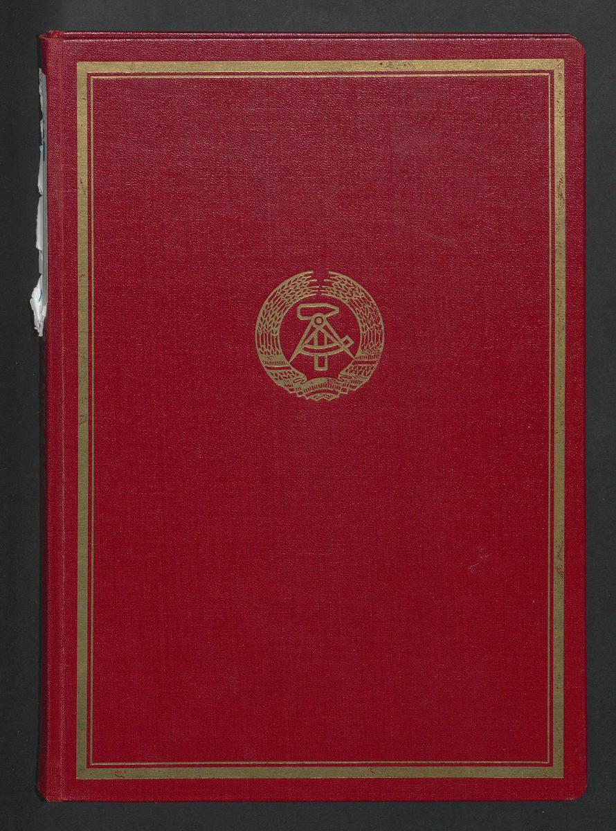 Inventar der Gegenwartskunst / Industrielle Formgestaltung G.I. in Kunstgewerbemuseum - Berlin Inventarbuch 1 1974