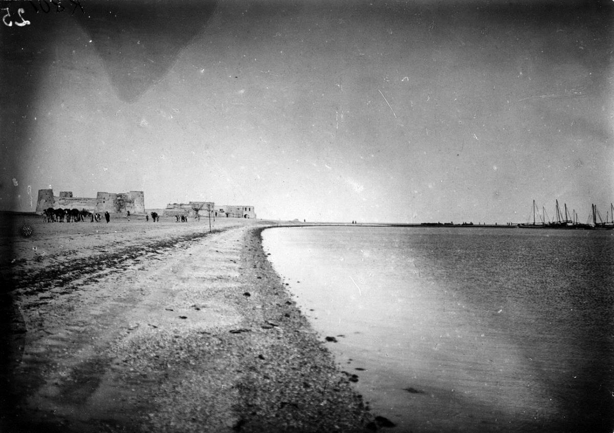 Flachküste arabischen Charakters