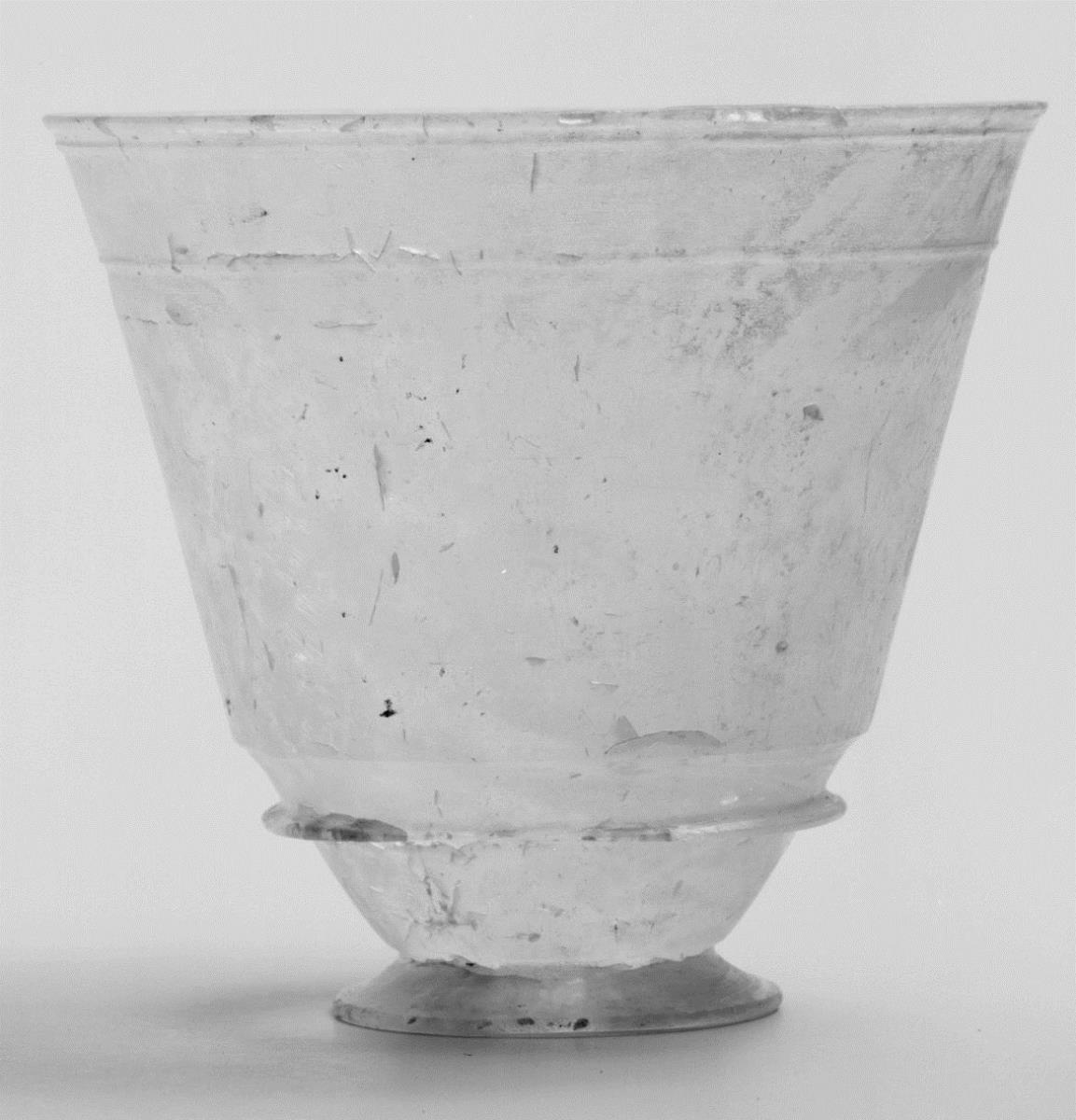 Konischer Becher