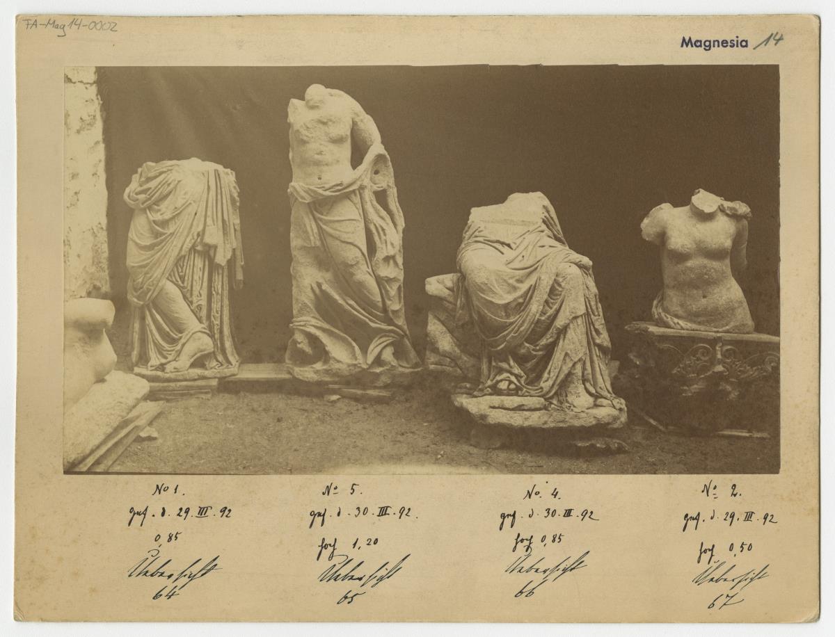 Statuenfragmente aus Magnesia am Mäander