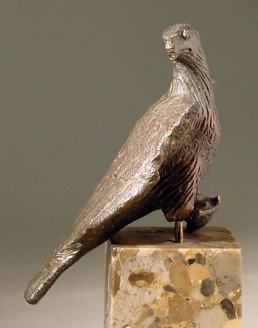 Adler mit ausgebreiteten Flügeln, den Kopf nach r. gewandt, Freier Stil, Ab: d. r. Kralle, Spitze der linken und Schulter des r. Flügels