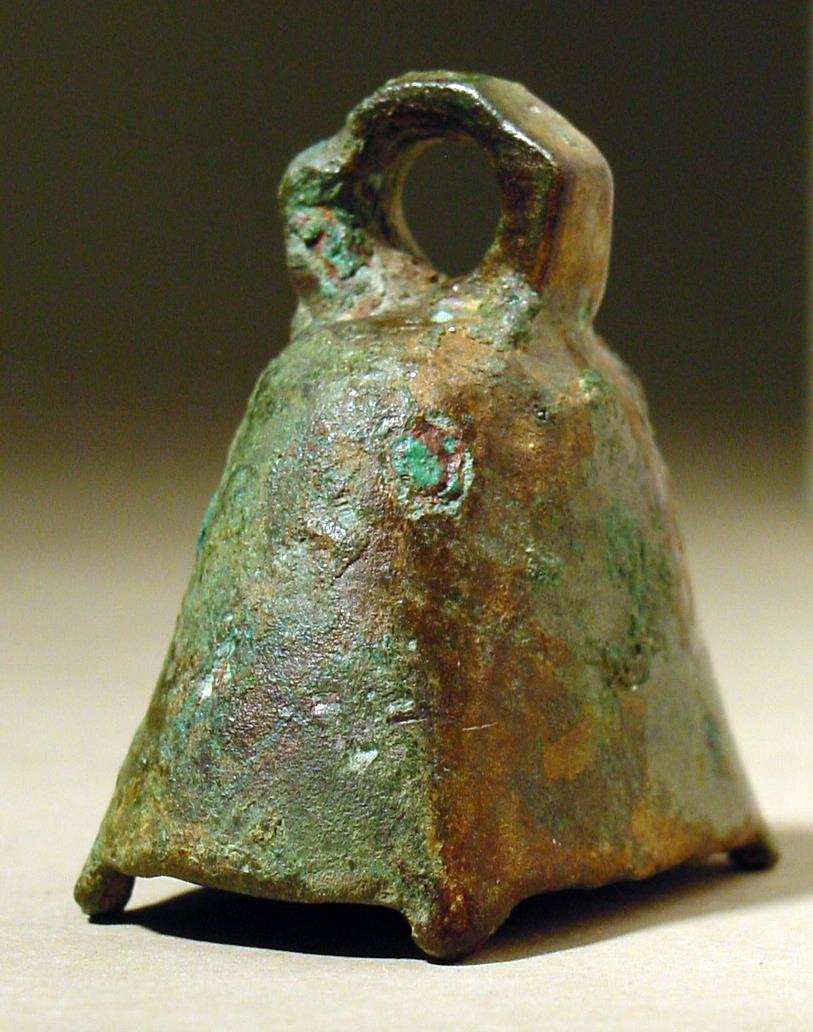 Kleinere viereckige Glocke