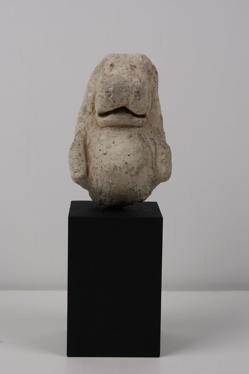 Vorderkörper eines sich aufbäumenden Löwen (Fragment)