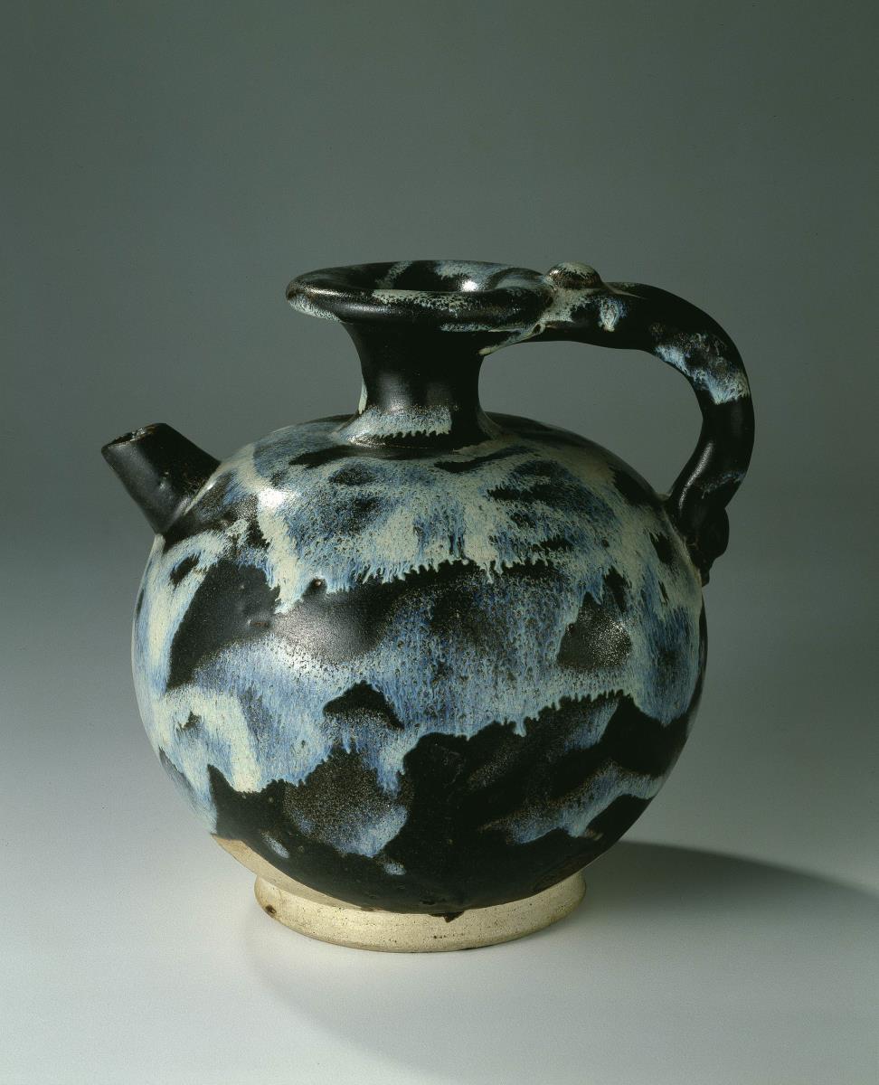 Weinkanne mit Tang-Jun-Glasur