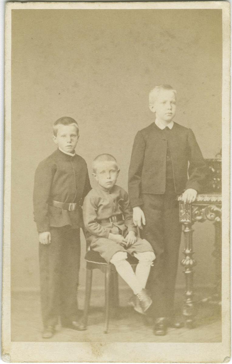 Porträt dreier Jungen