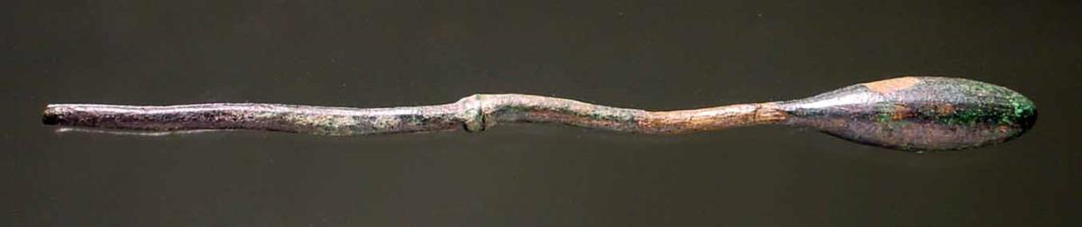 Keine "Haarnadel" (wie fälschlich im Spezialverzeichnis vermutet), sondern (laut Zettelkartei Pernice) das Fragment einer Löffelsonde