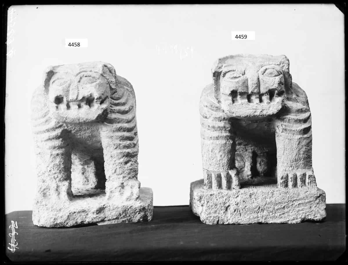 Löwenstatuette