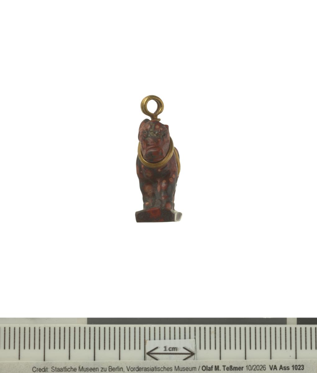 Anhänger in Kälbchengestalt