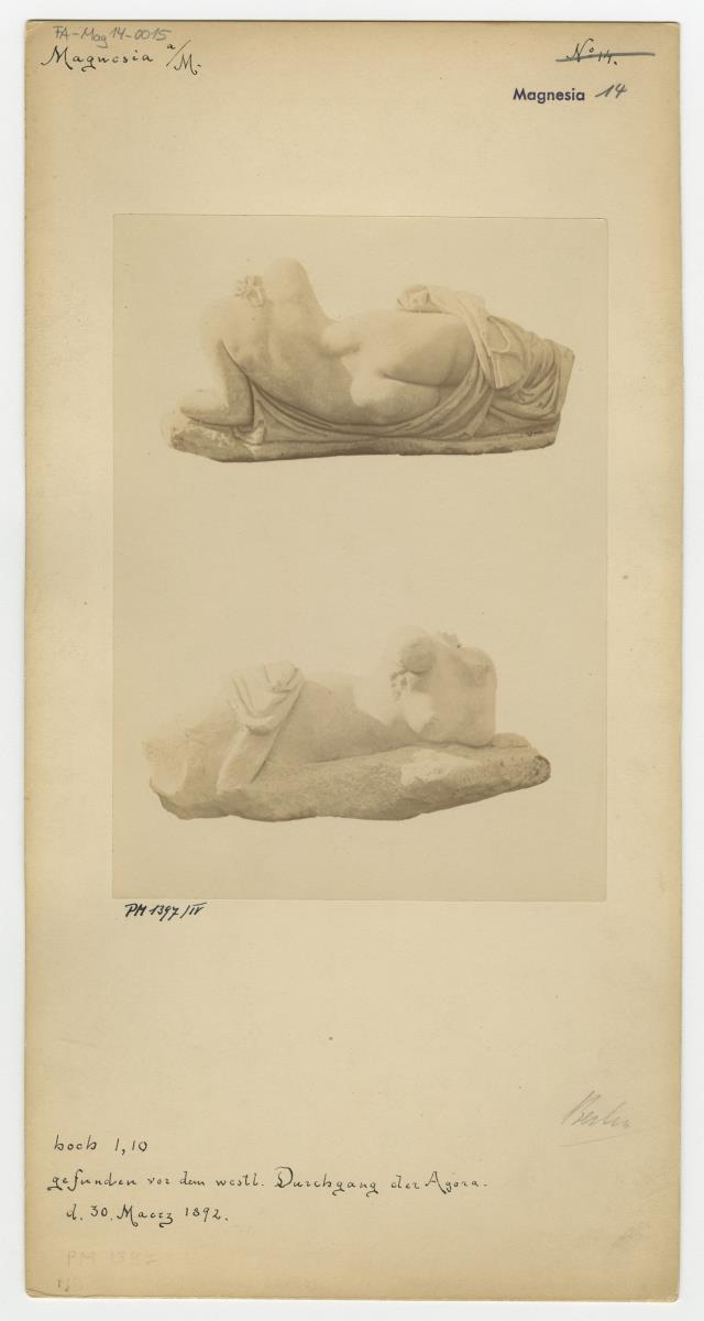 Statue einer liegenden Frau aus Magnesia am Mäander