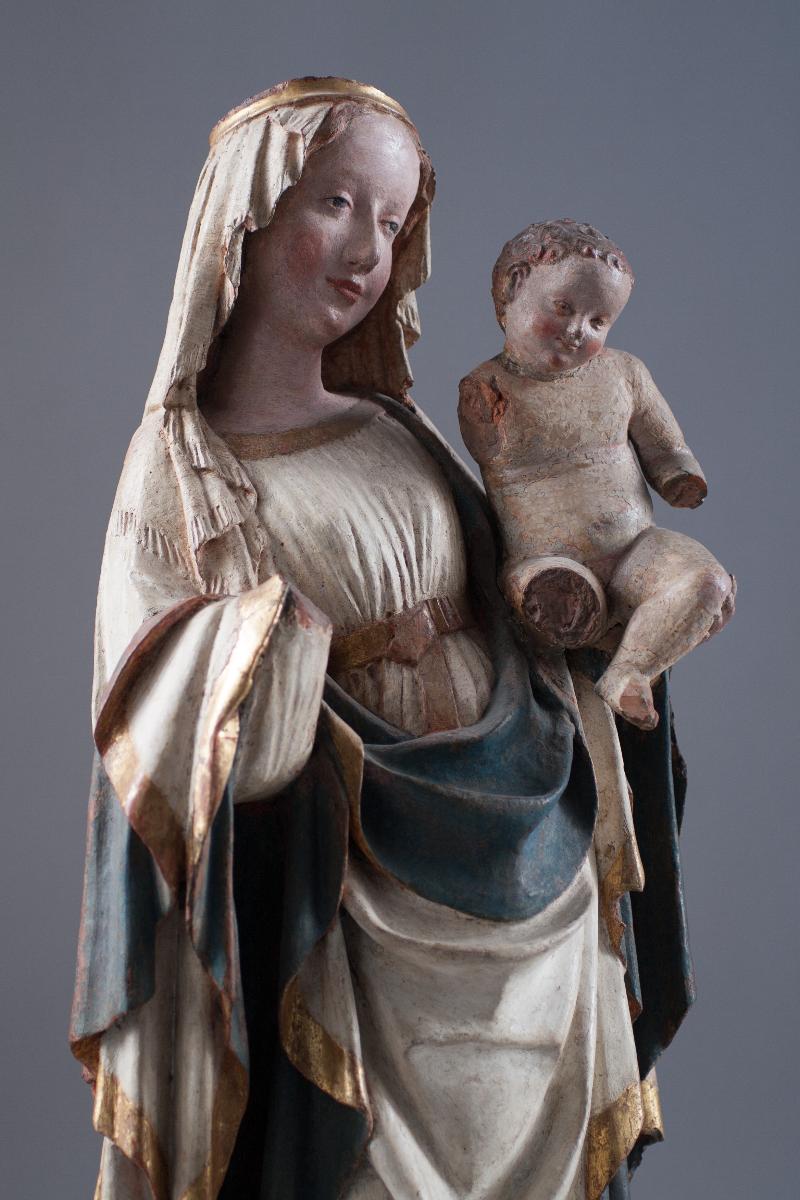 Stehende Maria mit Kind