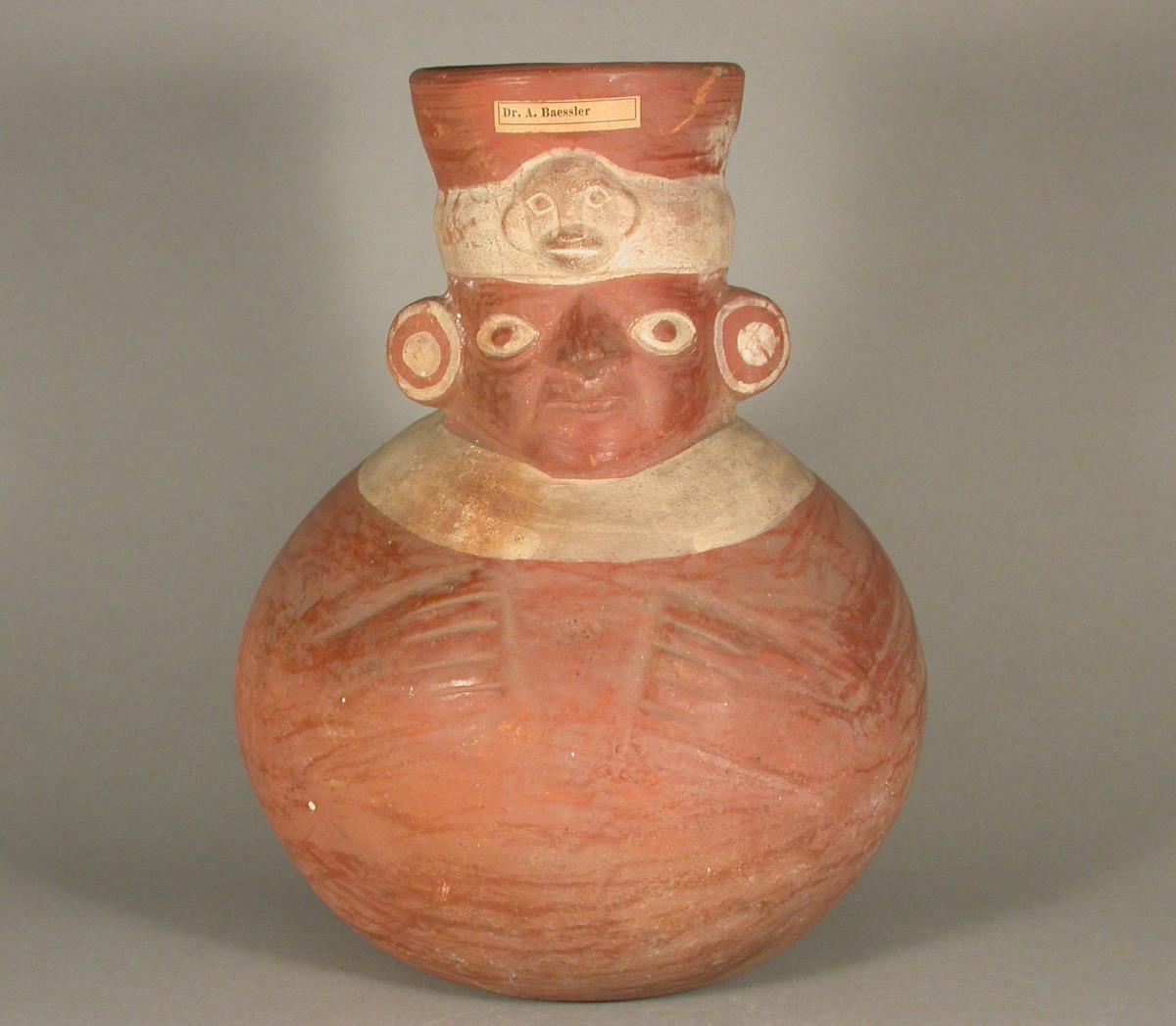 Stehende anthropomorphe Figur