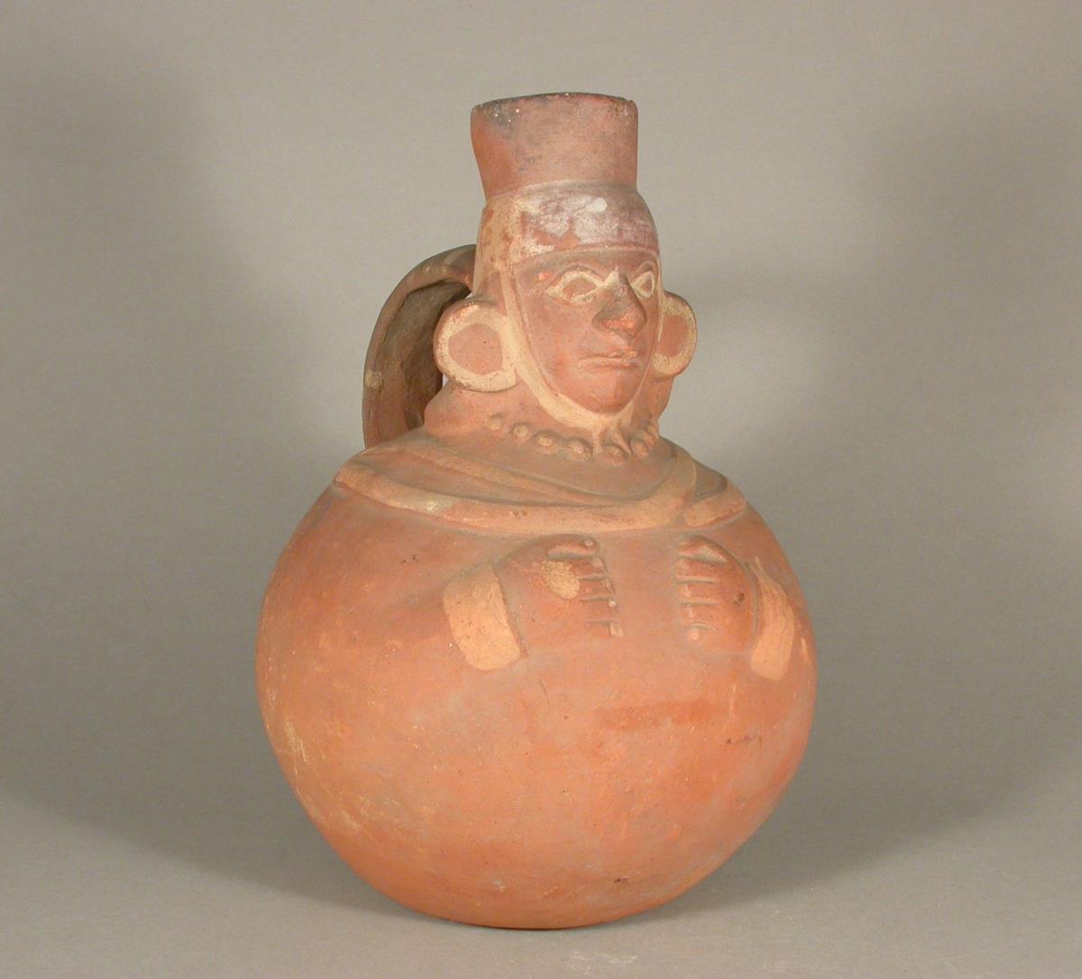 Stehende anthropomorphe Figur