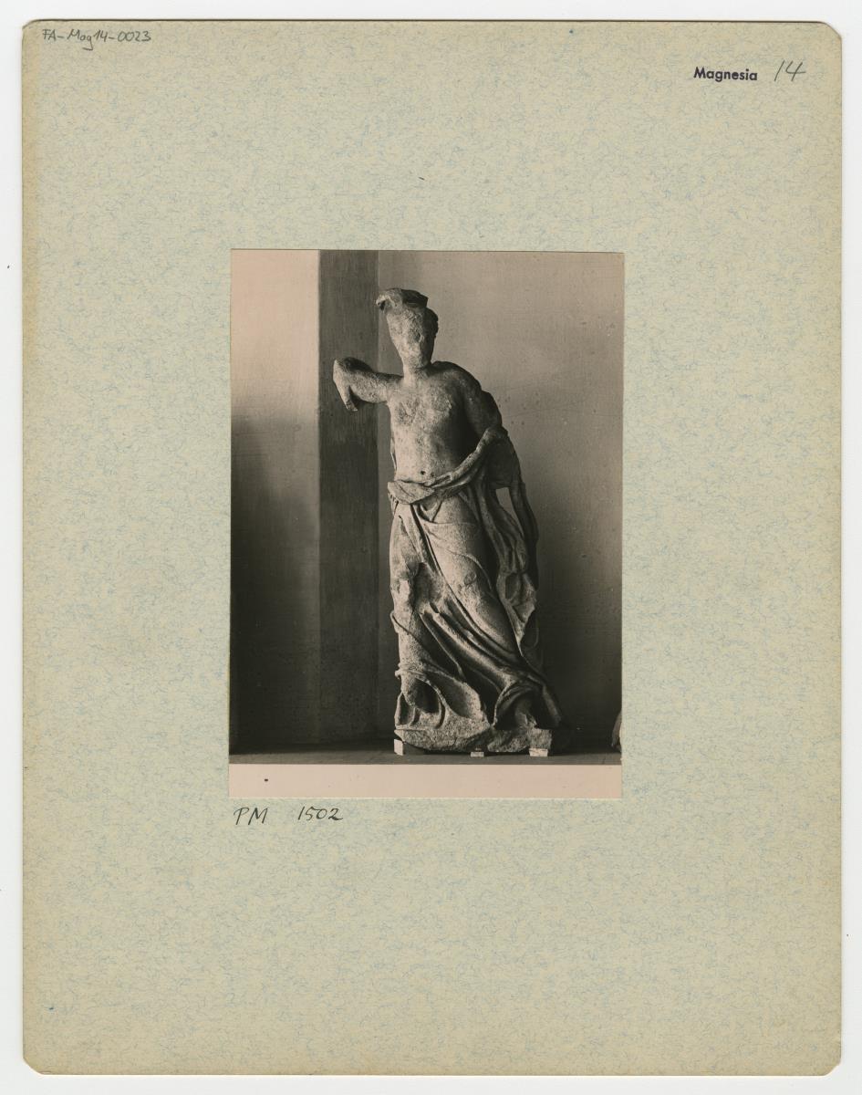 Statue eines laufenden Mädchens aus Magnesia am Mäander