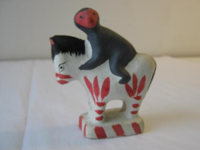 Affe auf Pferd hockend 馬のり猿Umanori saru