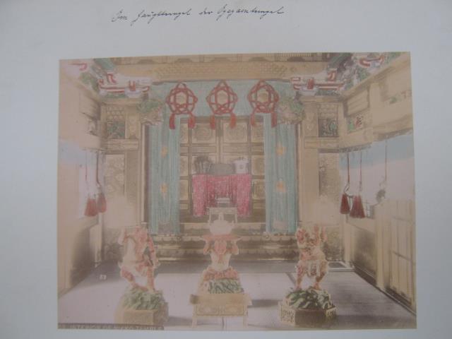 Innenansicht des Haupttempels im Ieyasu-Schrein