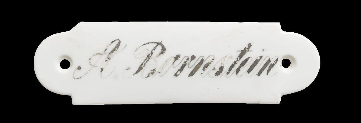 Namensschild "A. Bornstein"