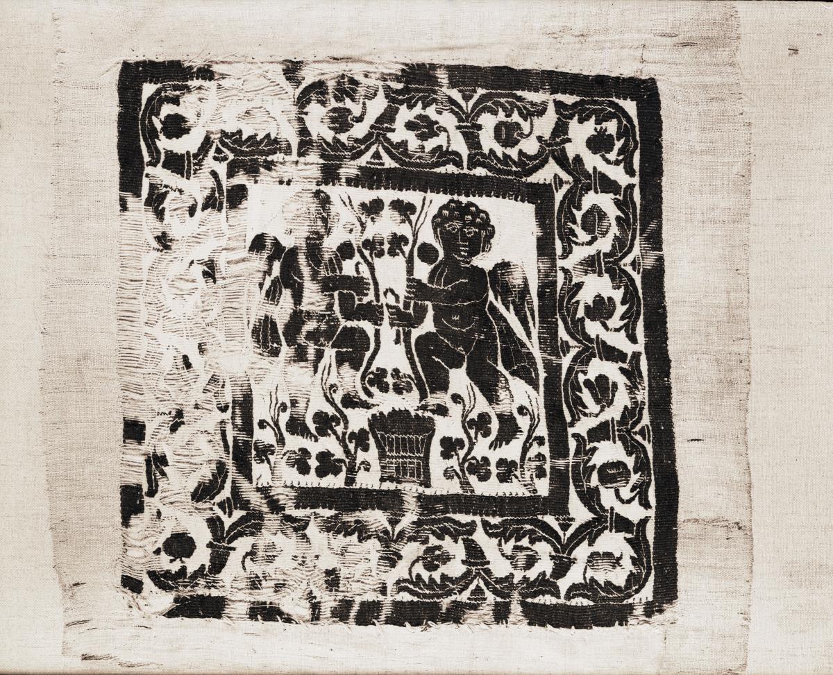 Gewebefragment mit weinlesenden Eroten