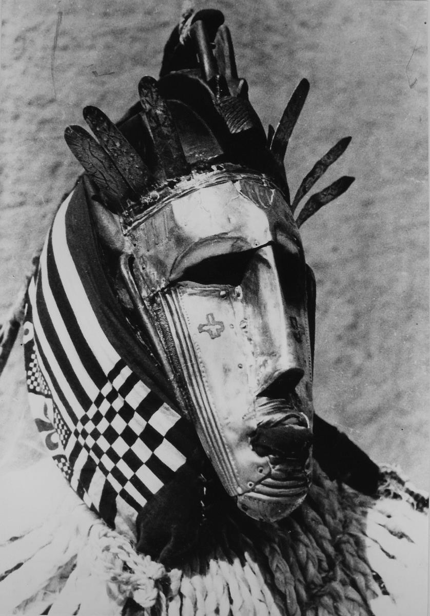 Masque Bambara recouvert d'une plaque de métal