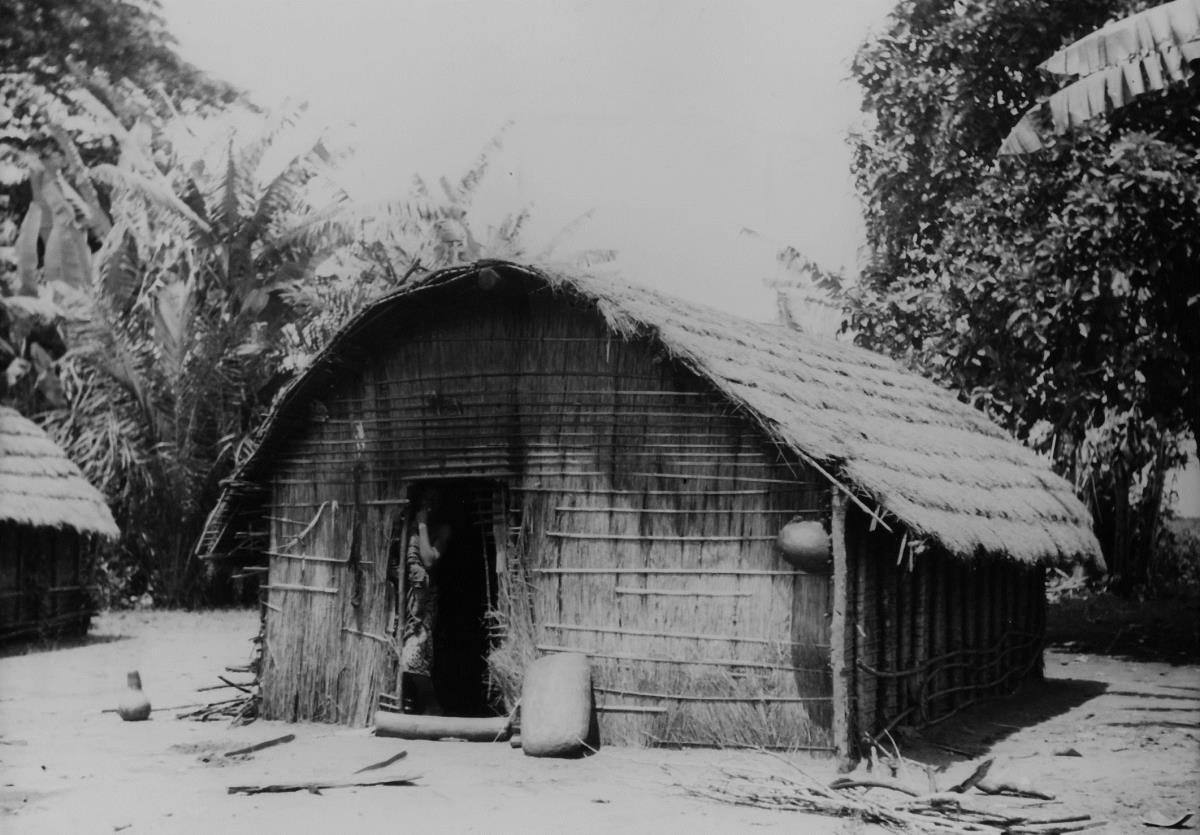 Une case de village Batéké sur le Plateau Batéké