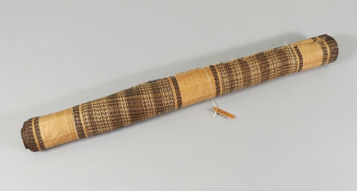 tsierem (laut Finsch), adjok (für Frauen) (laut Krämer)