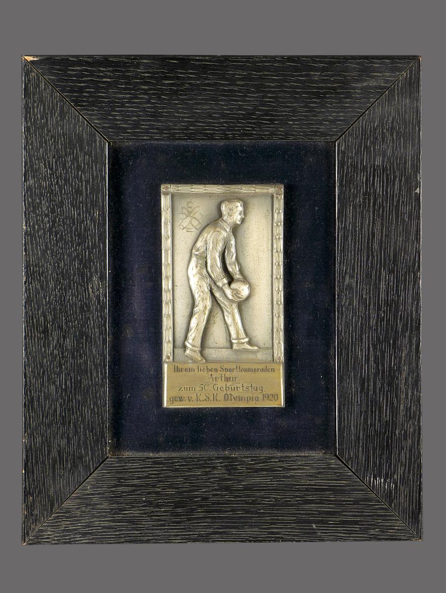 Ihrem lieben Sportkameraden Arthur zum 50. Geburtstag, gew. v. K.S.K. Olympia 1920