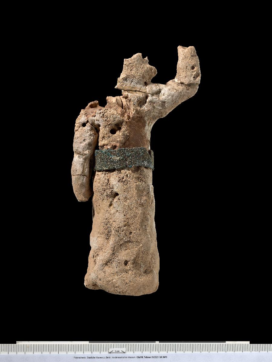 Stehende männliche Figur