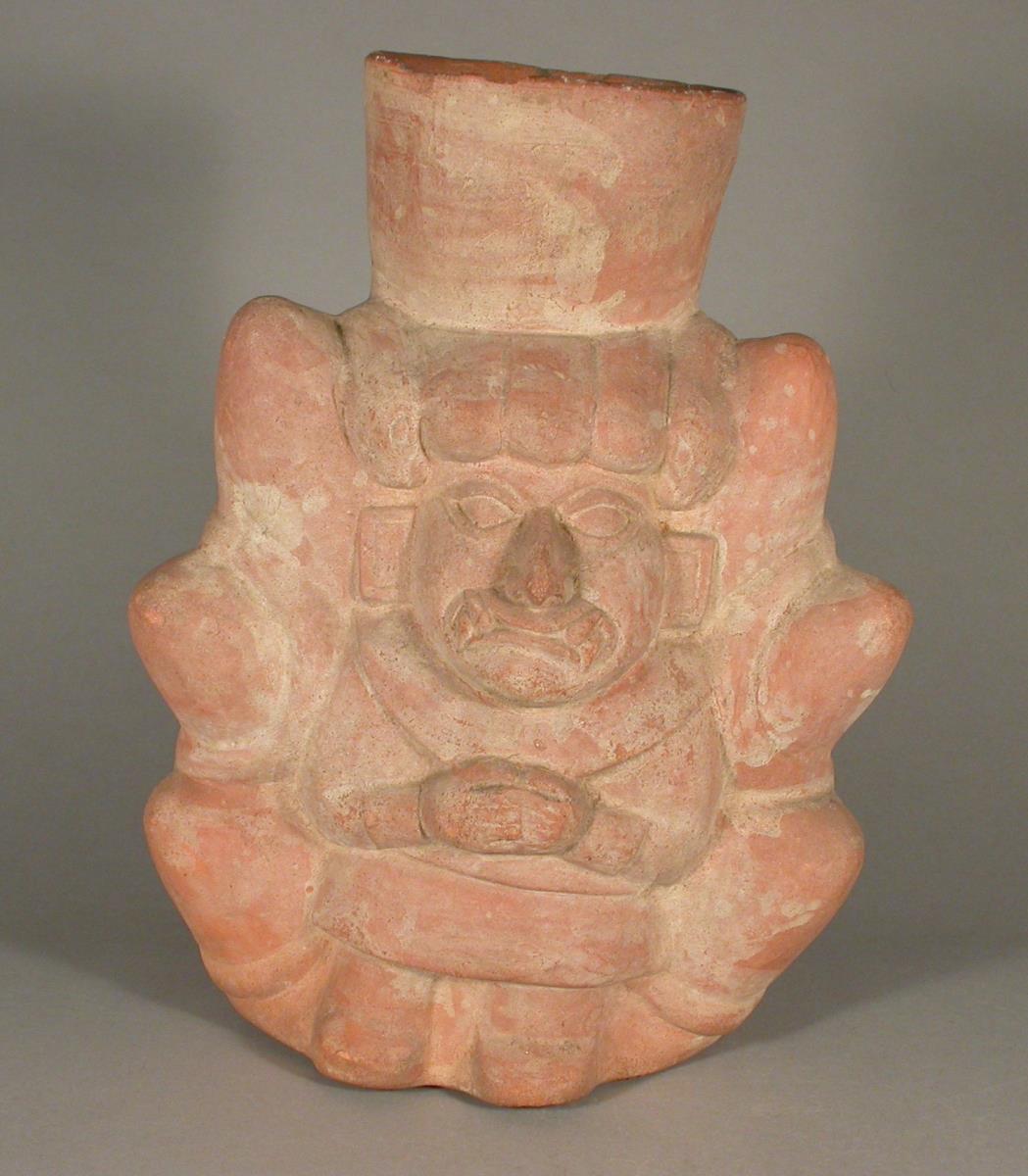 Anthropo-zoomorphe Figur im Gebirge