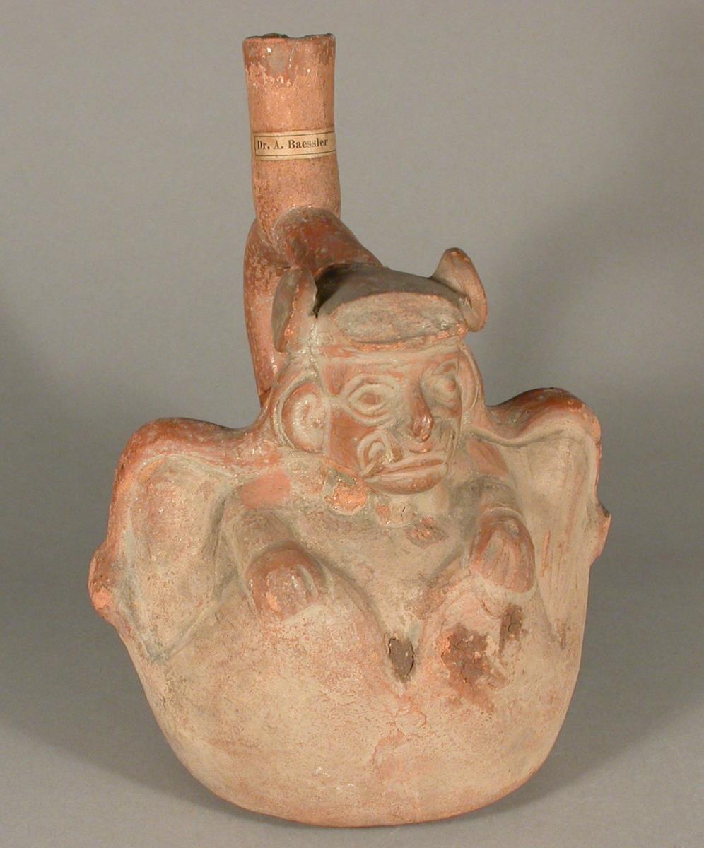 Anthropo-zoomorphe Figur im Gebirge