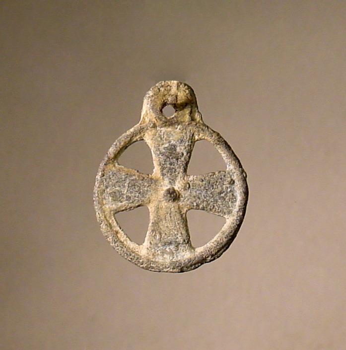 Anhänger mit Kreuz