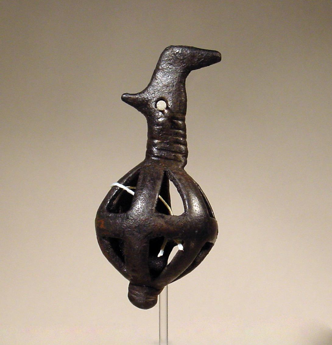 Anhänger (Vogel auf Kugel)