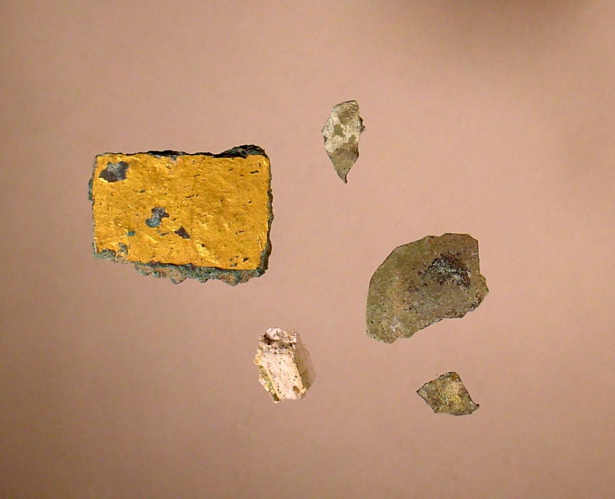 Vergoldetes Fragment einer Bronzestatue