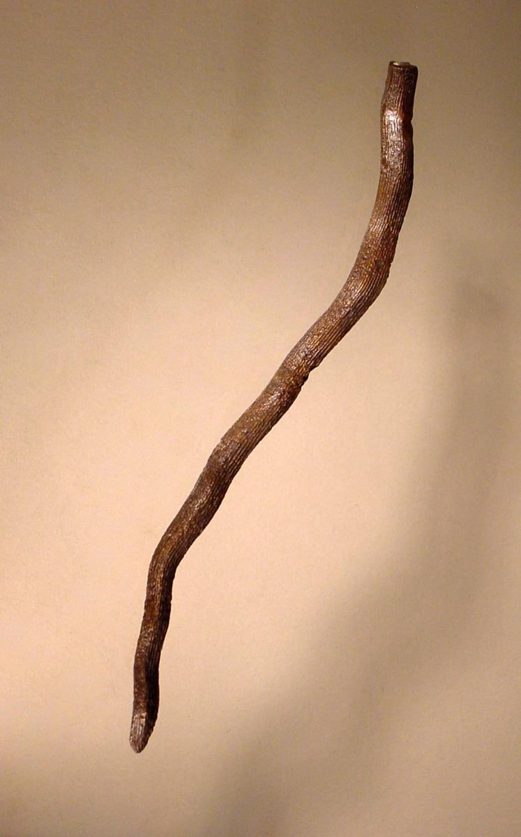 Gelockte Haarsträhne (Fragment einer Bronzestatue)