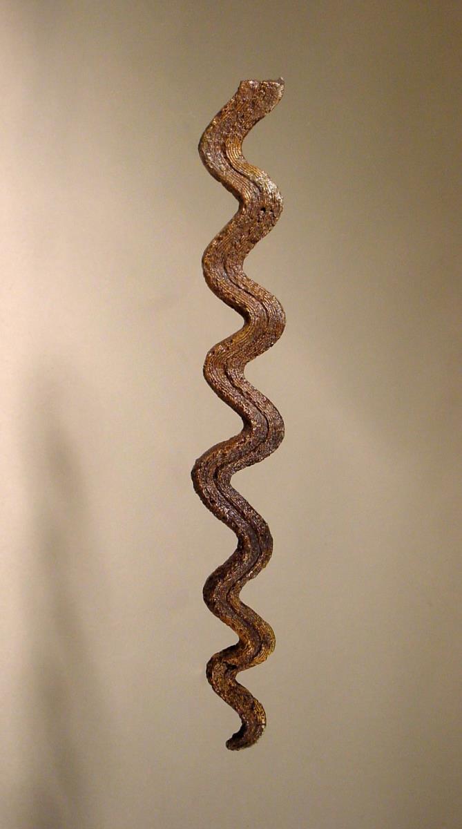 Gelockte Haarsträhne (Fragment einer Bronzestatue)