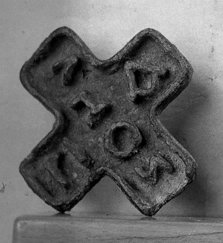 Byzantinischer Stempel in Kreuzform mit Ringgriff und griechischer Inschrift: ΖΟΗ V/ΓΙΑ