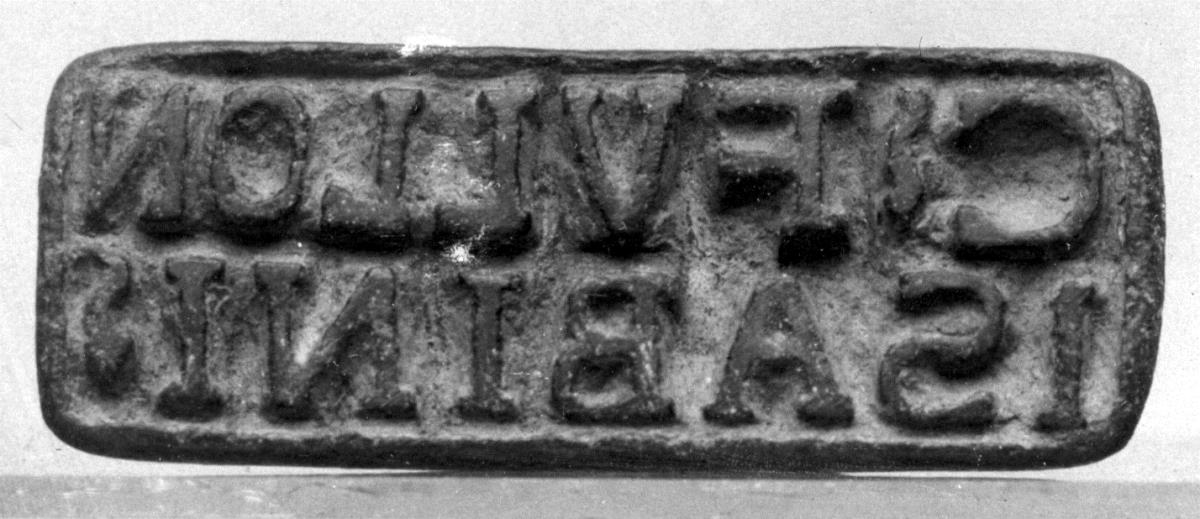 Rechteckiger Stempel mit lateinischer Inschrift C . FVLLON / I SABINI = C(ai) Fullon/i Sabini // C(ai) F(ulloni) S(abini)