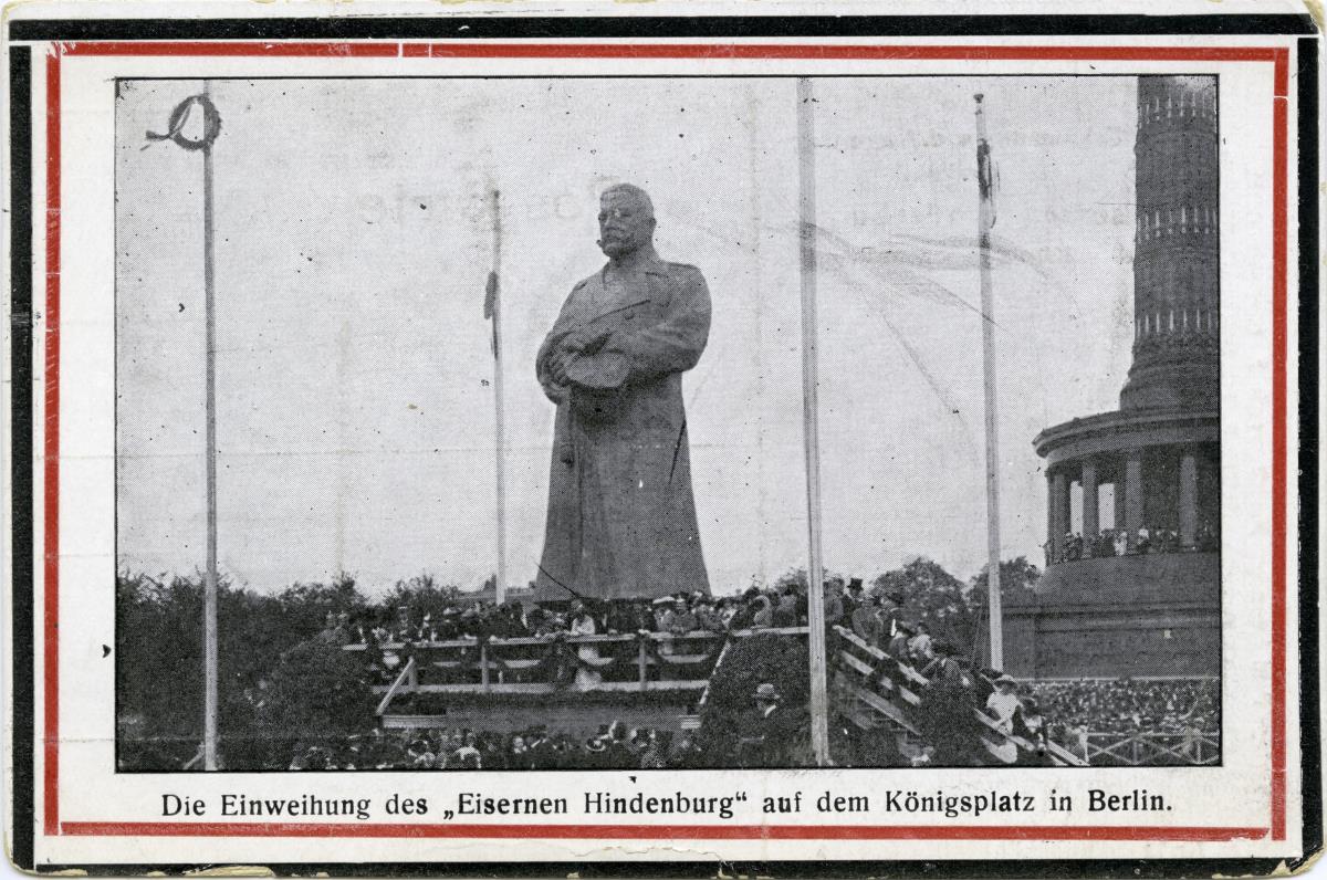 Die Einweihung des "Eisernen Hindenburg" auf dem Königsplatz in Berlin.