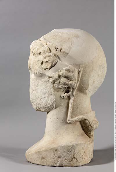 Kolossaler Einsatzkopf der Athena