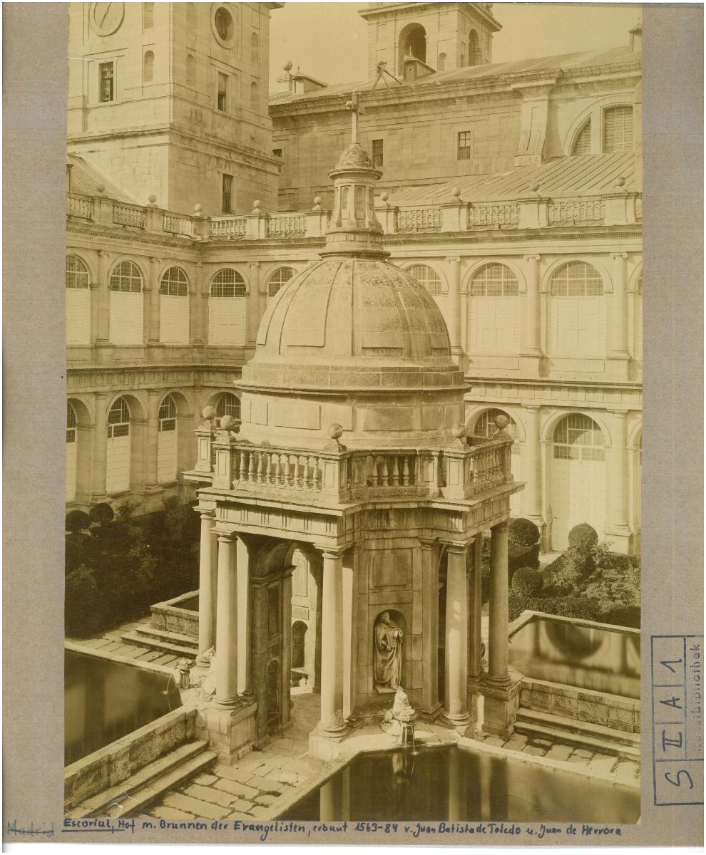 Madrid, San Lorenzo de El Escorial, El Escorial, Hof, Brunnen der Evangelisten