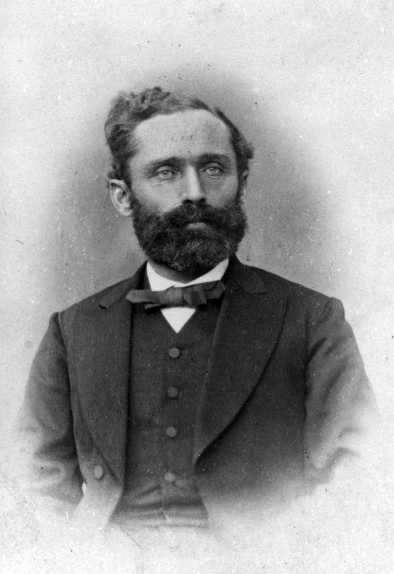 Portraitaufnahme von Gustav Nachtigal