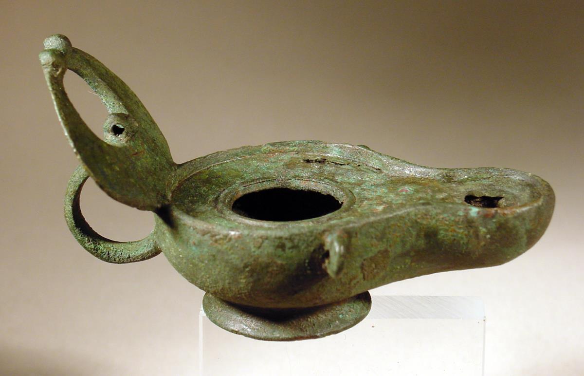 Lampe mit Lunula am Griff