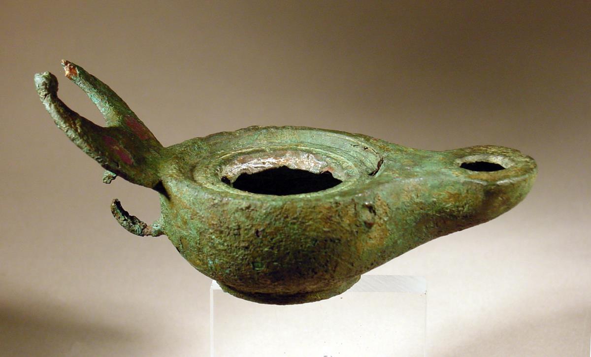 Lampe mit Lunula am Griff