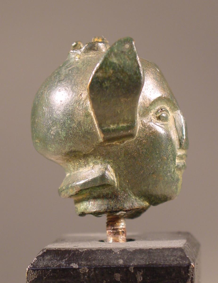 Behelmter Kopf