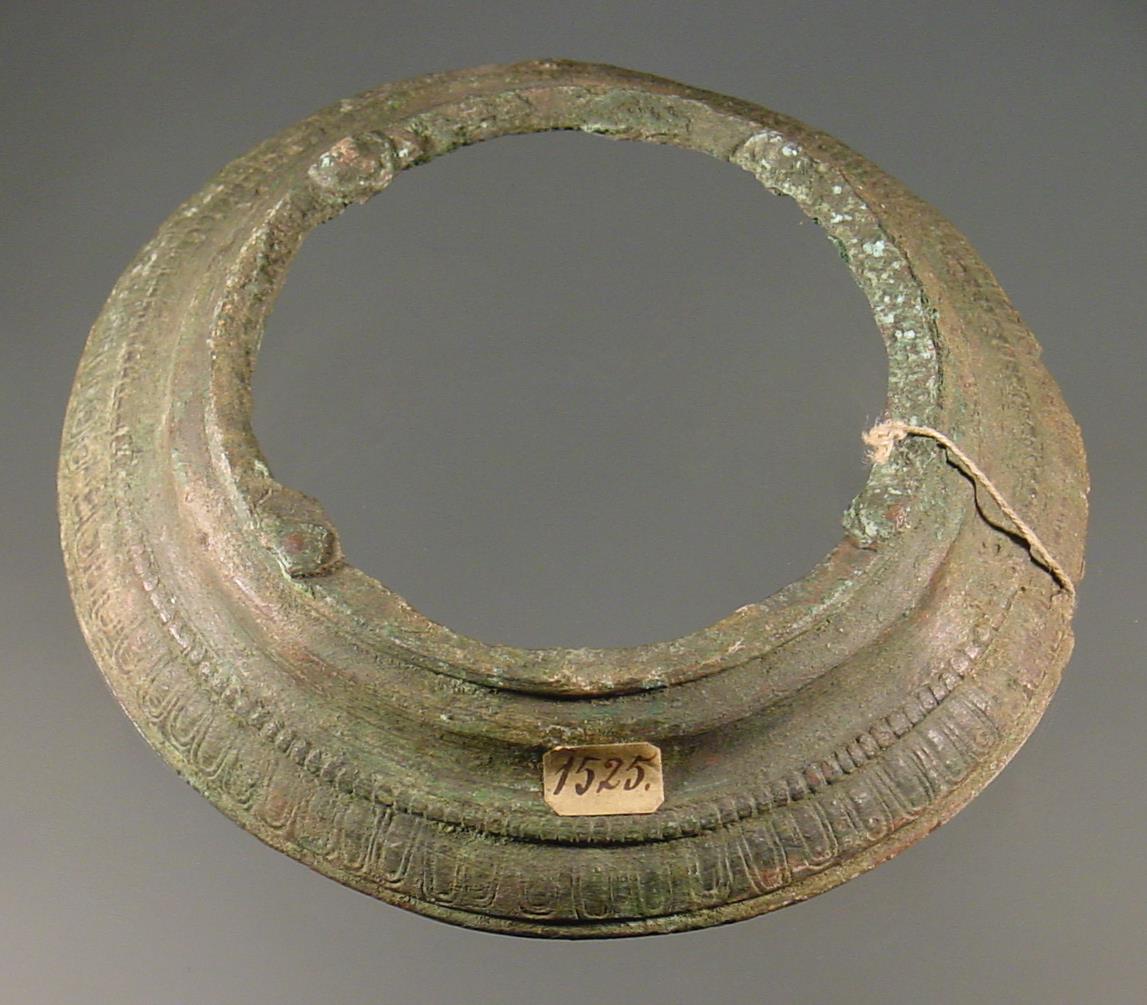 Standring eines Gefäßes, mit Eierstab