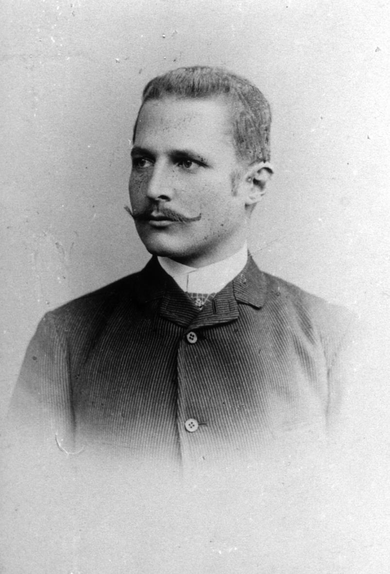 Portraitaufnahme von Dr. Hans Mayer