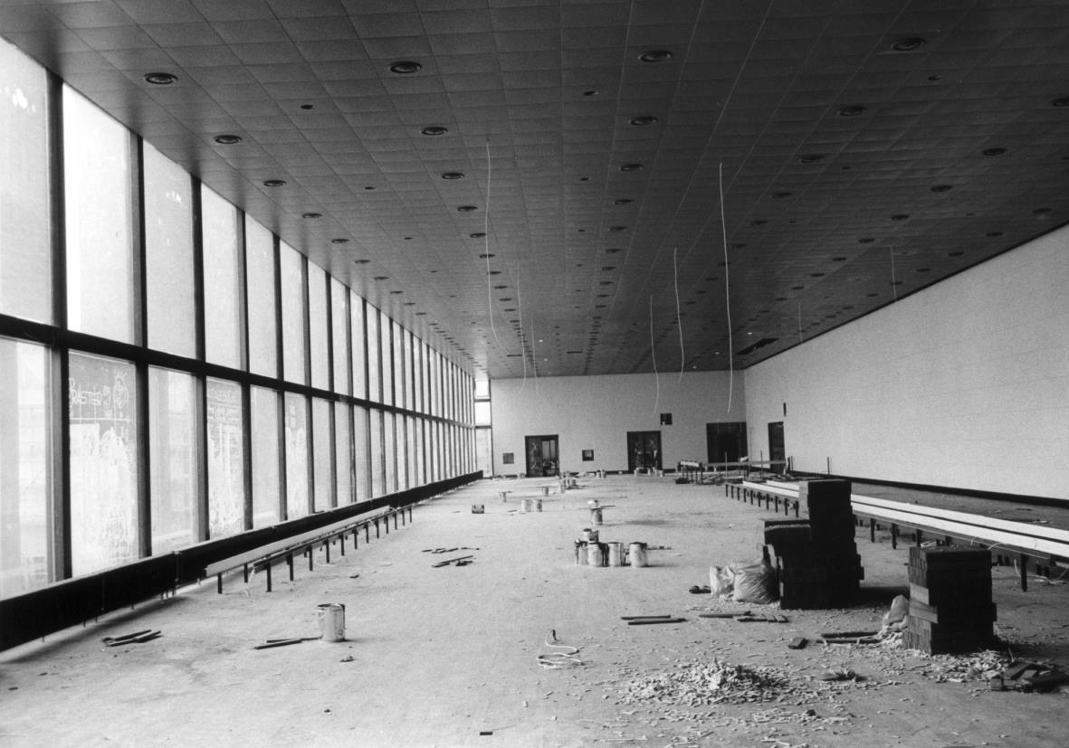 Der Ausstellungsraum der Abteilung Südasien im Bauteil 2 A - hier im Rohbau 1969 - ist 75 m lang und 15 m breit, Neubau