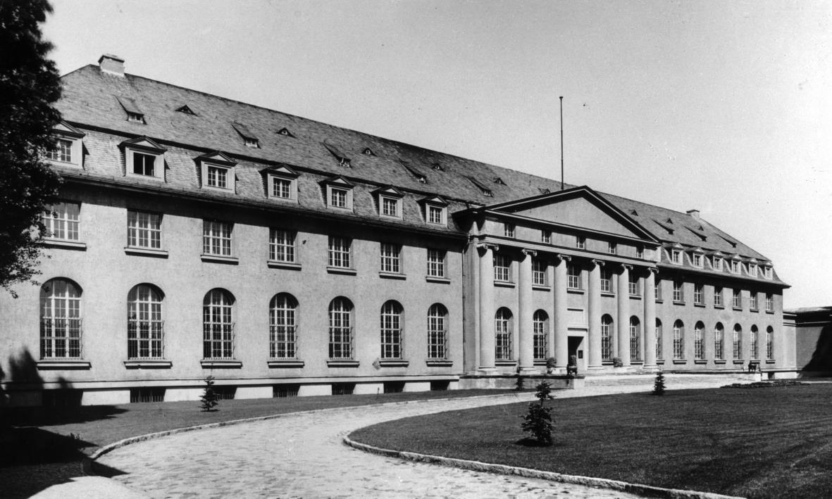 Der Altbau in Dahlem , Arnimallee 23/27